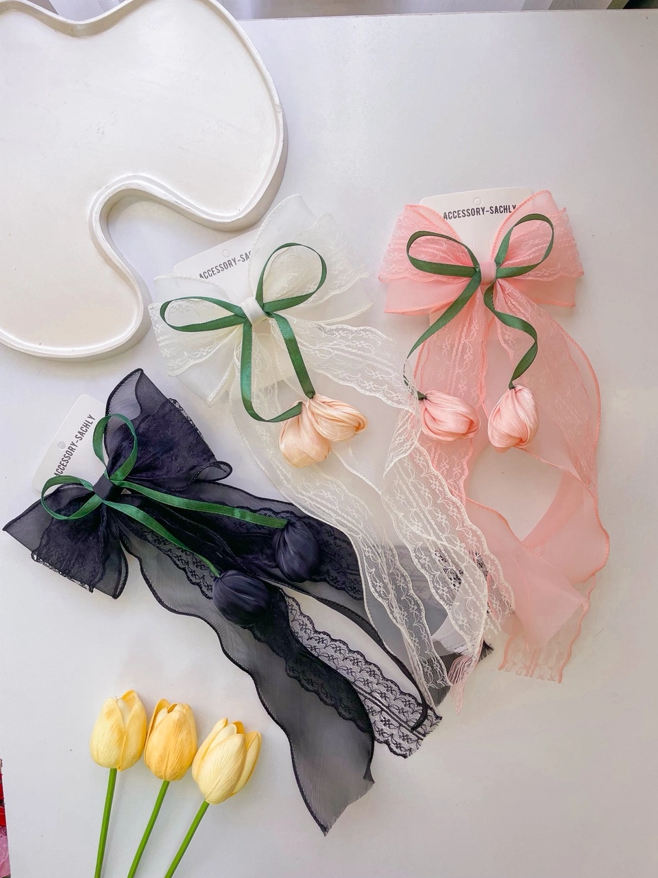 گلسر قفلی پاپیونی حریرتوری با آویز لاله - Image 3