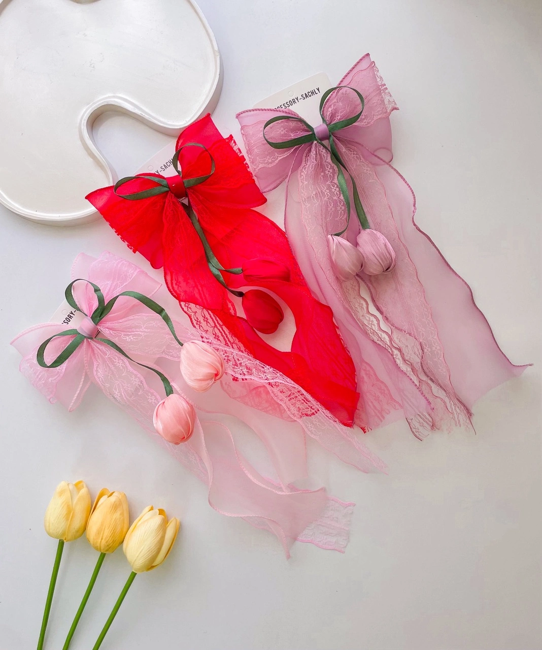 گلسر قفلی پاپیونی حریرتوری با آویز لاله - Image 2