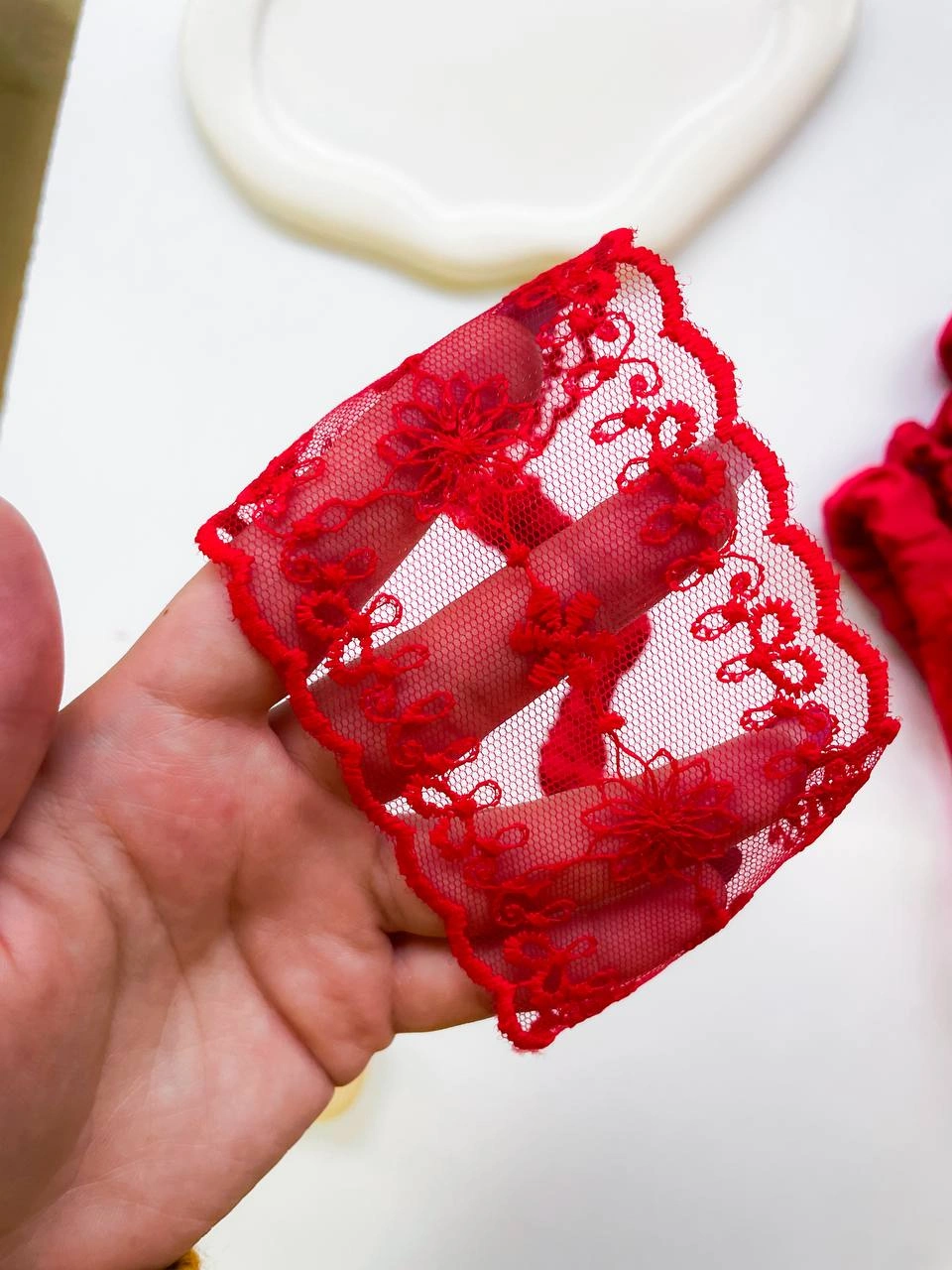 هدبند توری قرمز - Image 3