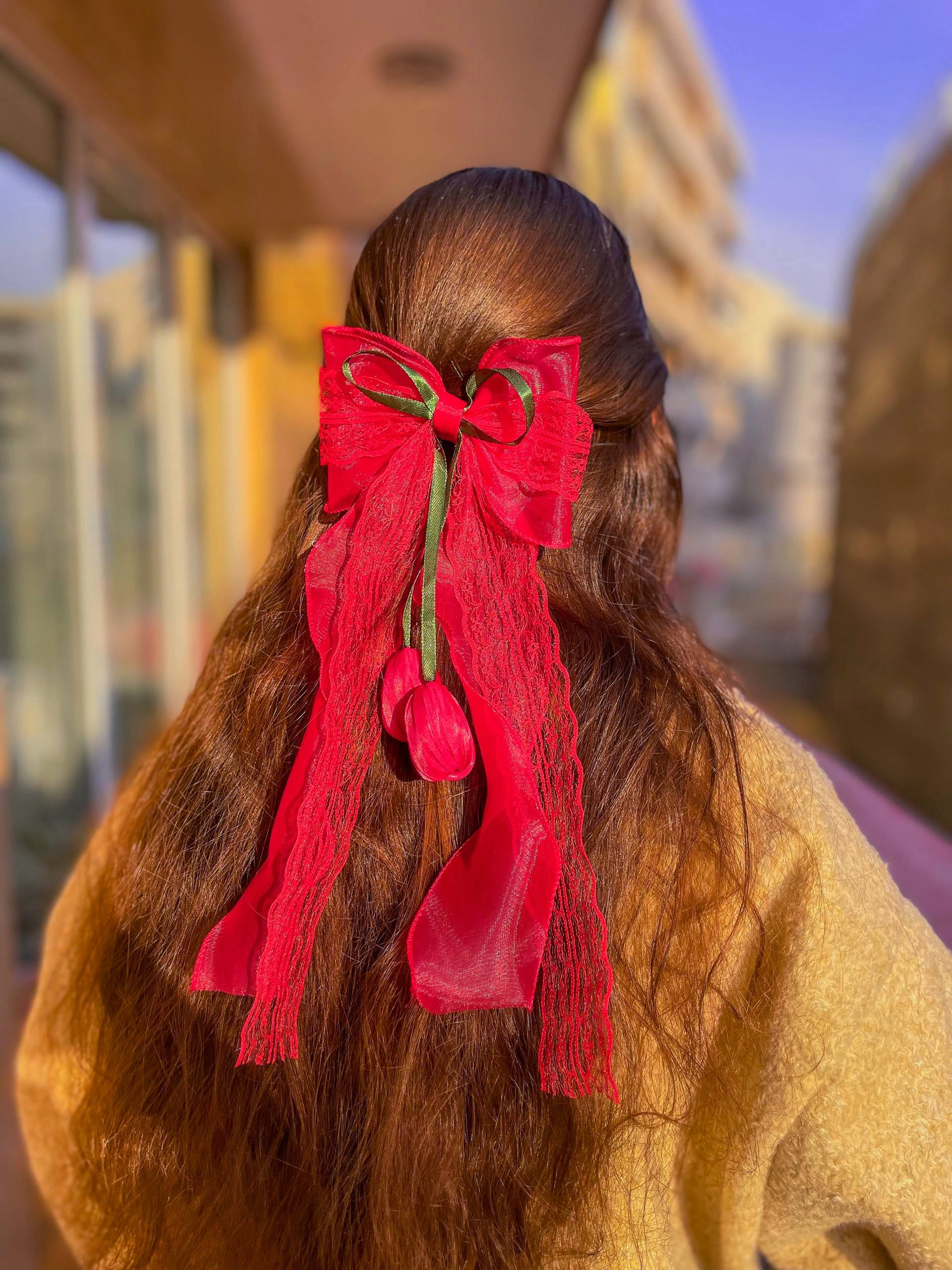 گلسر قفلی پاپیونی حریرتوری با آویز لاله