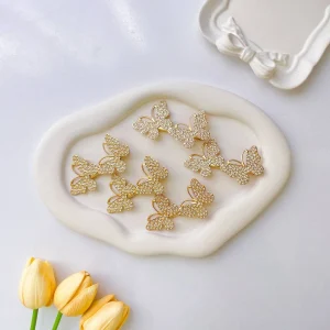 Alternative view of گیره انبری پروانه فول نگین مجلسی