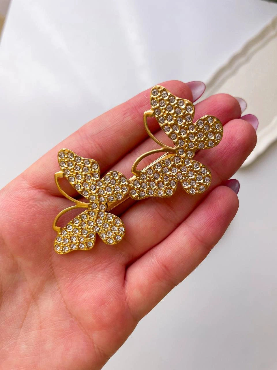 گیره انبری پروانه فول نگین مجلسی