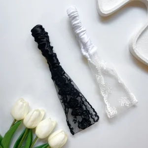 Alternative view of هدبند توری طرحدار سفید و مشکی